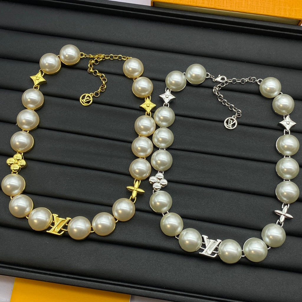 Large Faux Pearl & Four-Petal Flower Spacer Choker Necklace