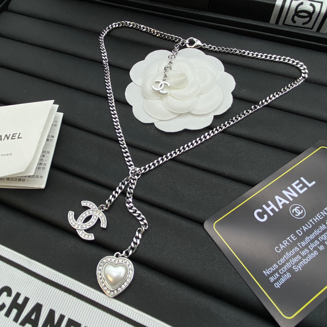 CC Pavé & Pearl Heart Double Charm Curb Chain Necklace – Gold & Silver