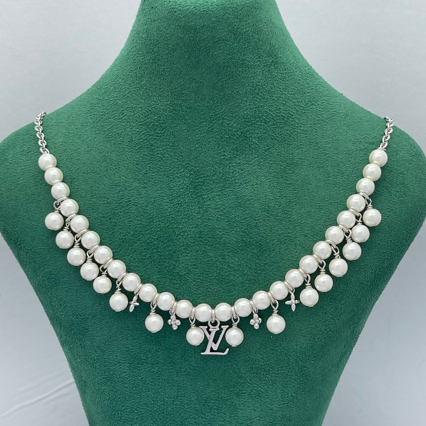 Full Pearl Beaded Logo Charm Necklace & Bracelet Set