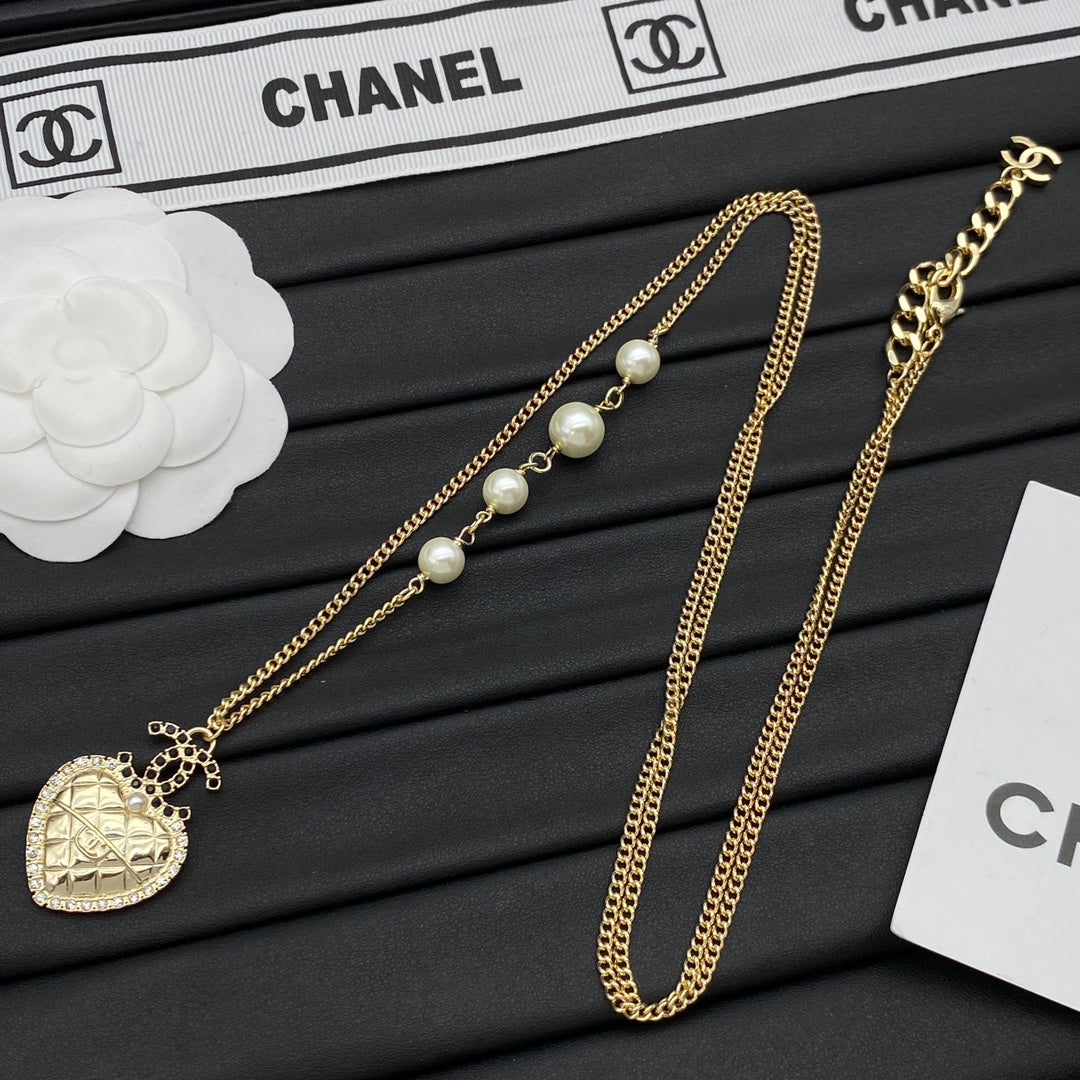 Quilted Heart CC Charm Pearl & Chain Long Necklace – Gold & Silver