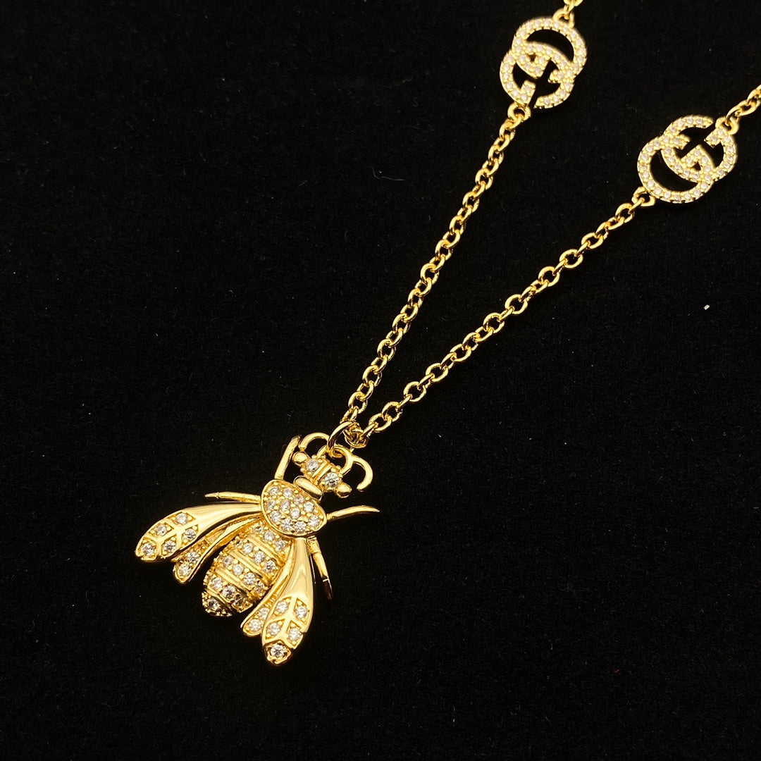 Pavé Crystal Bee Charm Logo Chain Jewelry Set
