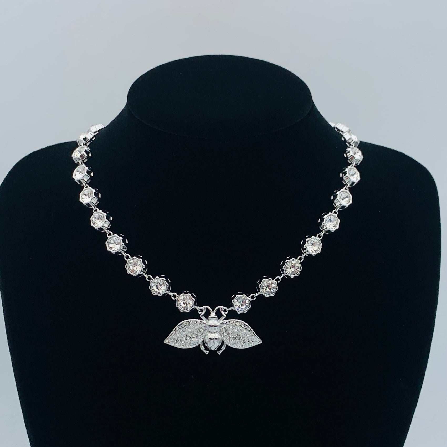 Full Pavé Crystal Bee Chain Jewelry Set