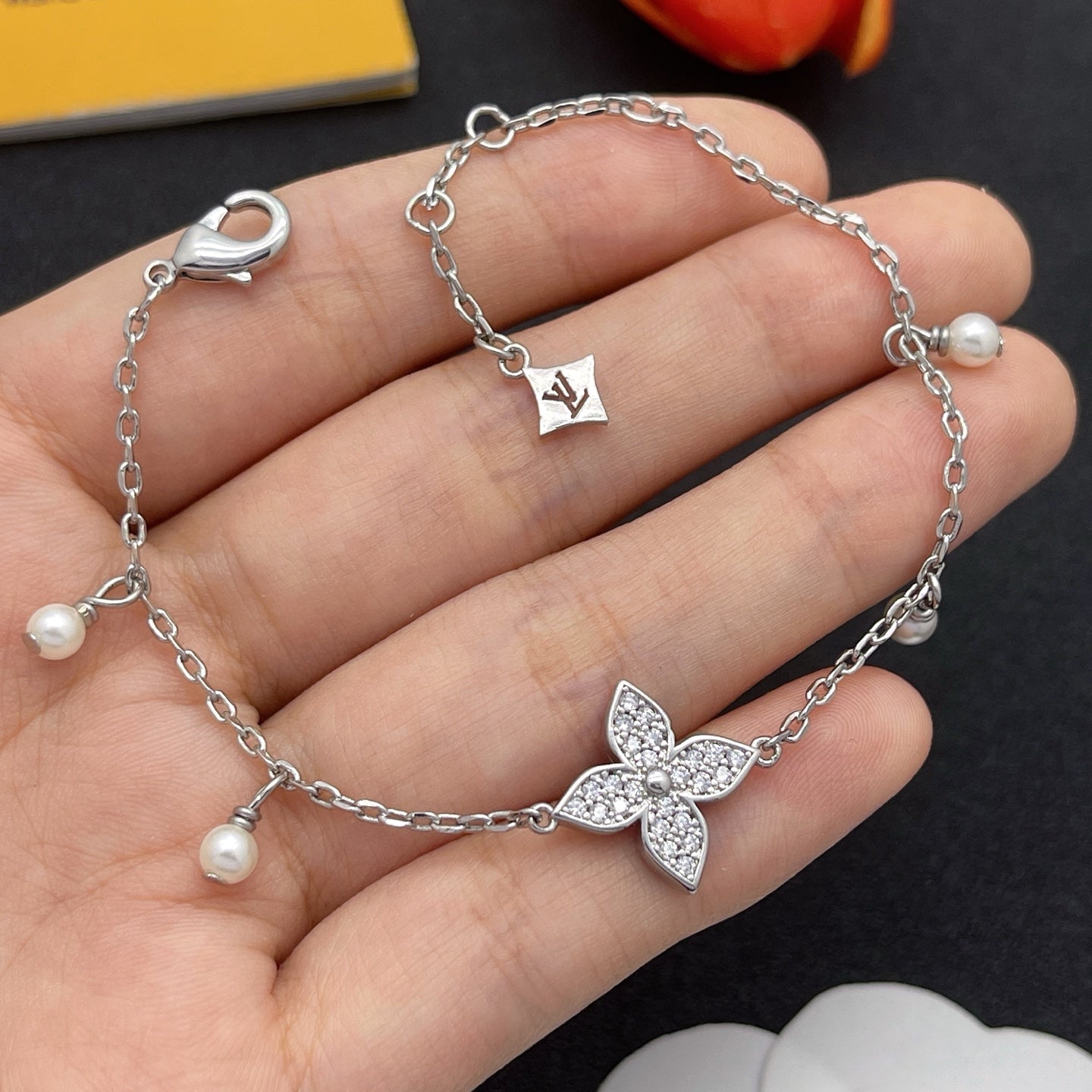 Crystal Fleur Pearl Chain Set