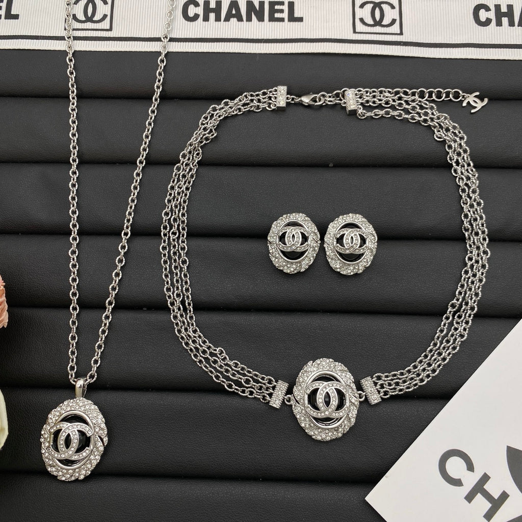 Crystal Swirl Jewelry Set – Multi-Chain Choker, Pendant Necklace & Stud Earrings